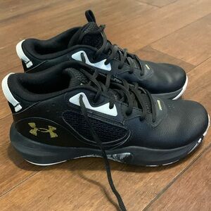 EUC Under Armour Girls Basketball Sneakers